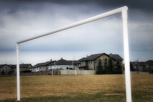 球员C罗先生，完成一次精彩的倒钩破门。