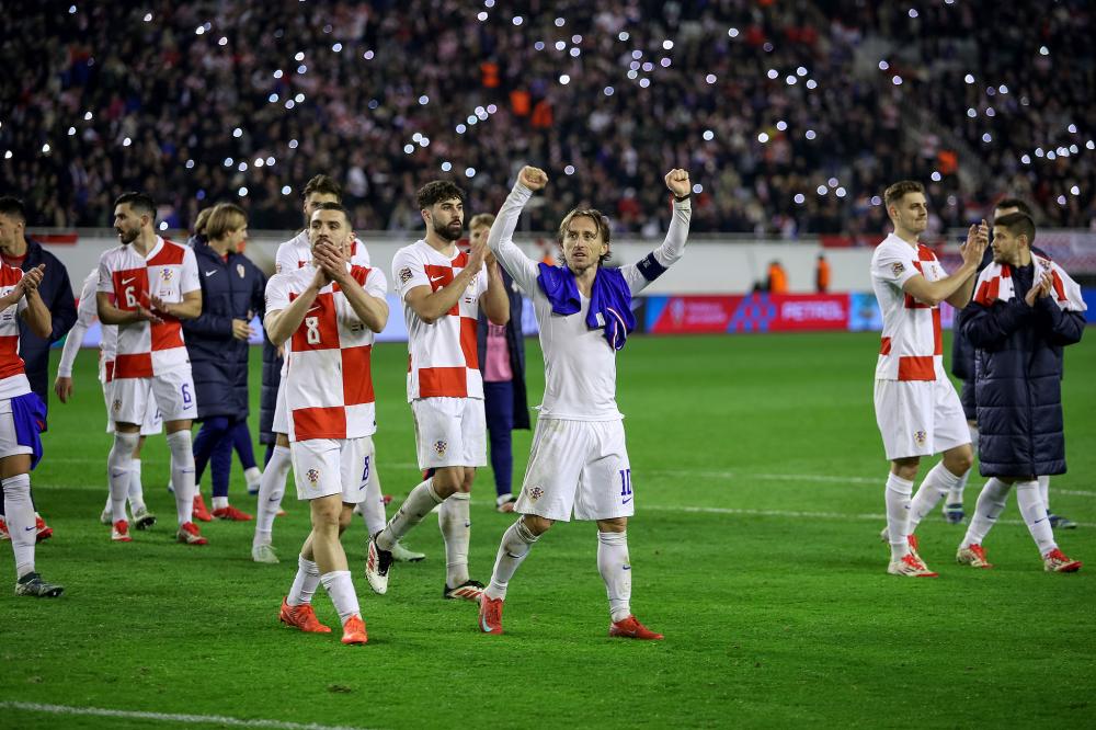 荷兰vs立陶宛：范戴克、德利赫特、哈维-西蒙斯首发